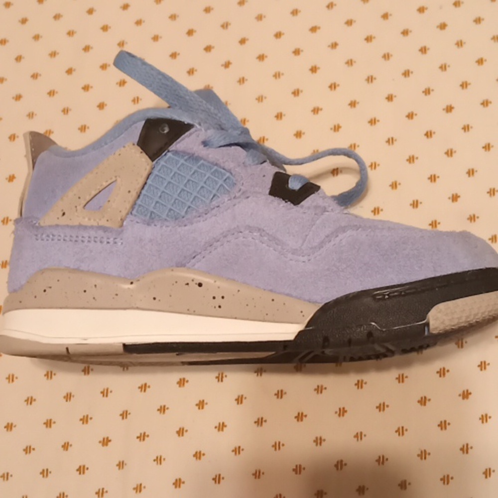Jordan 4s